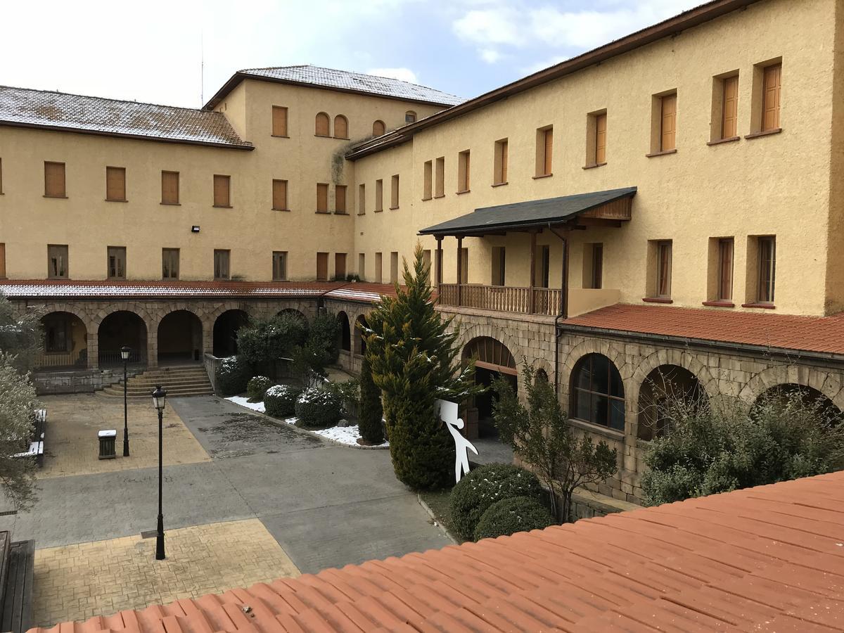 Albergue Pirenarium Sabiñánigo Kültér fotó