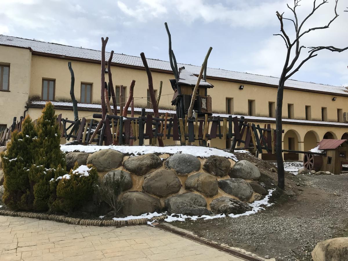 Albergue Pirenarium Sabiñánigo Kültér fotó